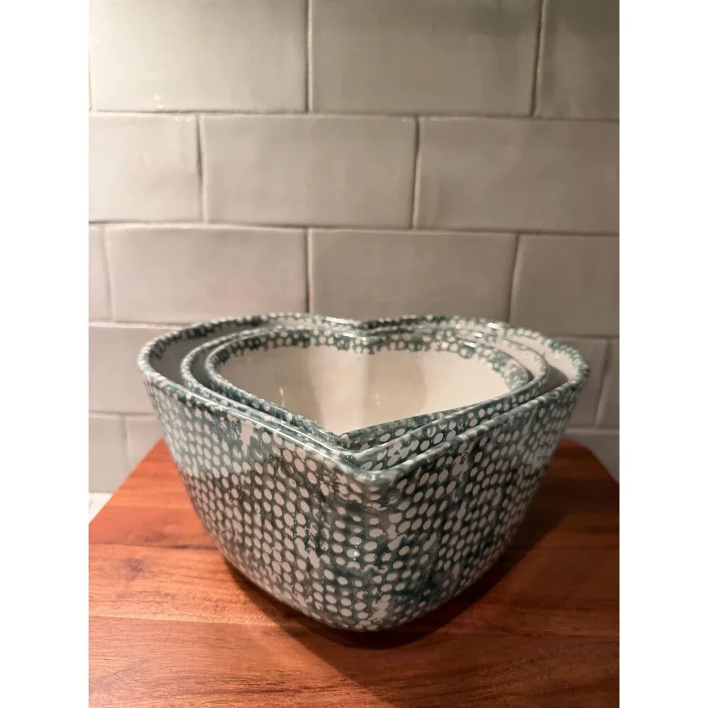 Vintage 1994 ABC Distributing Heart Shaped Nesting Bowls Set of 3 Green